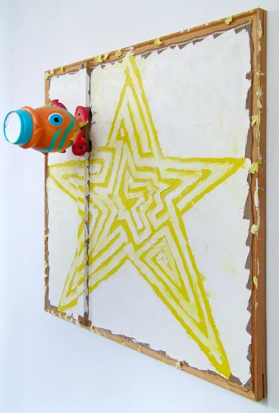 Fish on a Pentagram Maze
