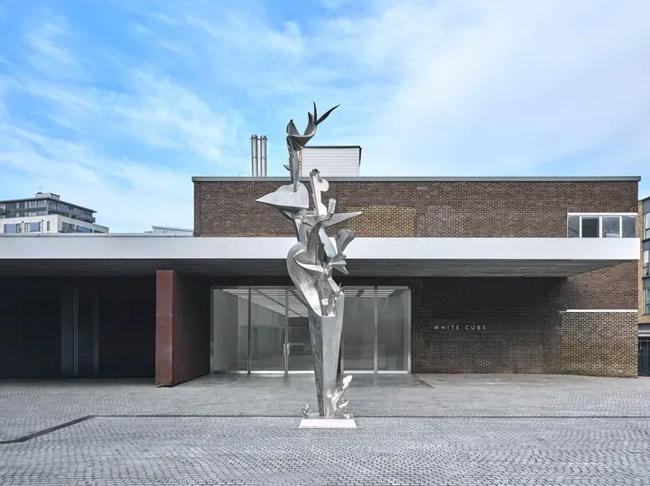 Richard Hunt, Steel Garden