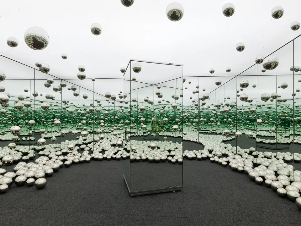 Yayoi Kusama, INFINITY MIRRORED ROOM - LET'S SURVIVE FOREVER