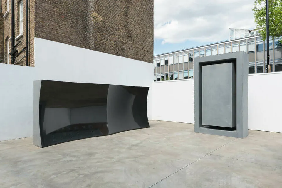 Anish Kapoor, Installation view