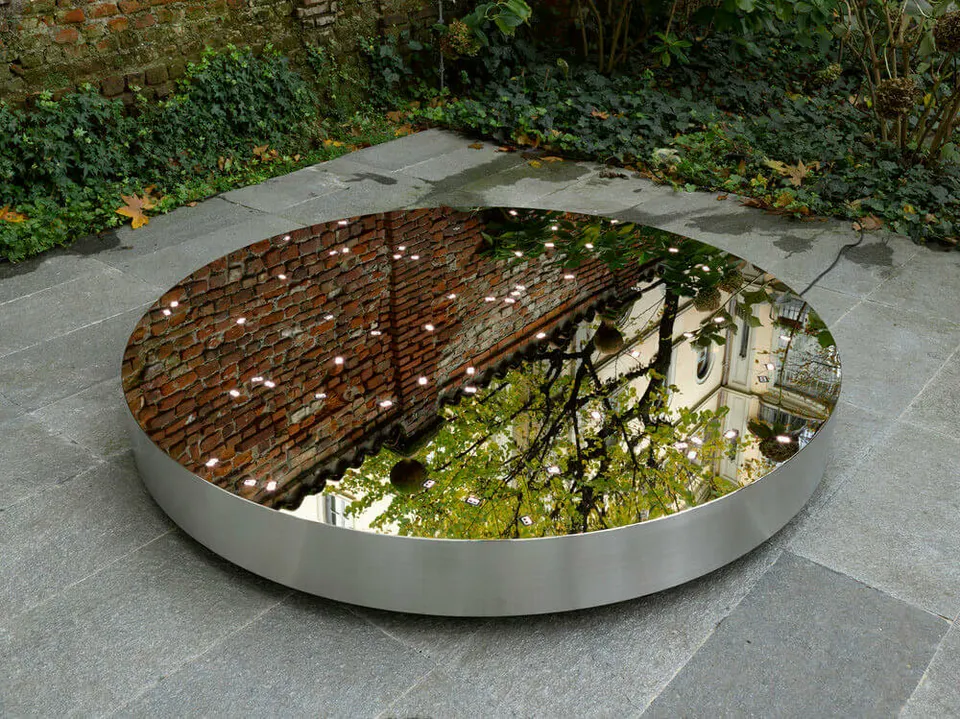 Tatsuo Miyajima, The Moon in the Ground