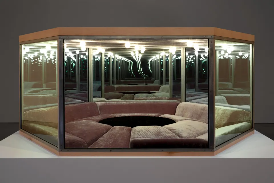 PAUL PFEIFFER, Playroom