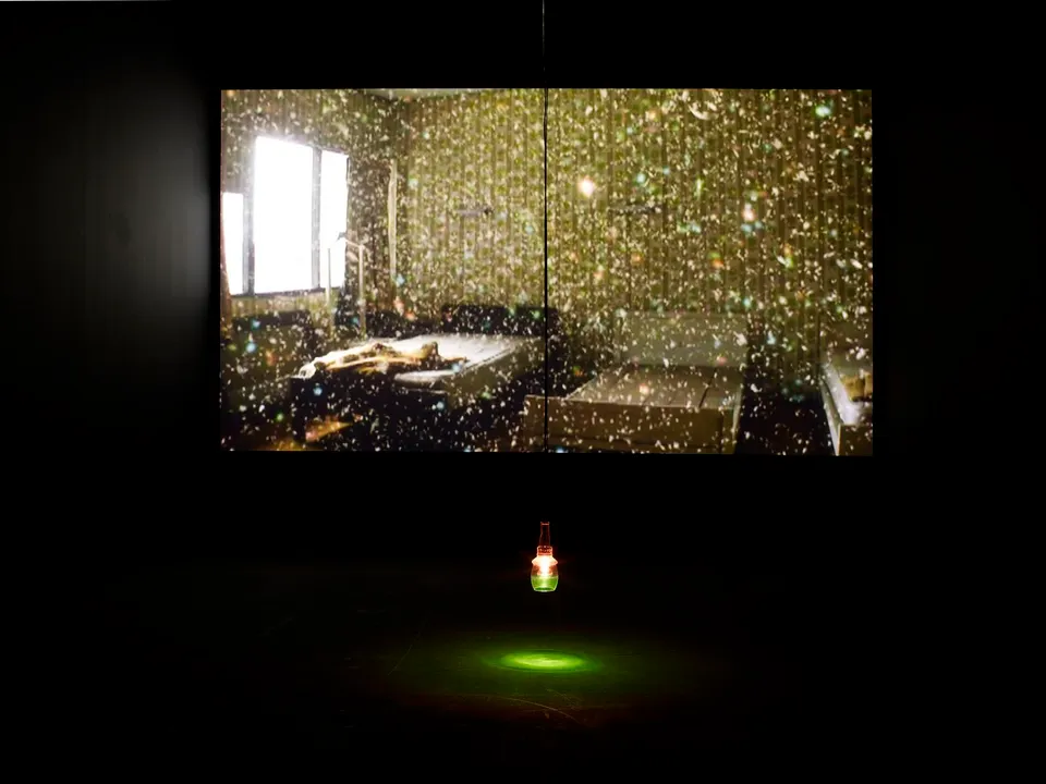 Apichatpong Weerasethakul, emerald (morakot)