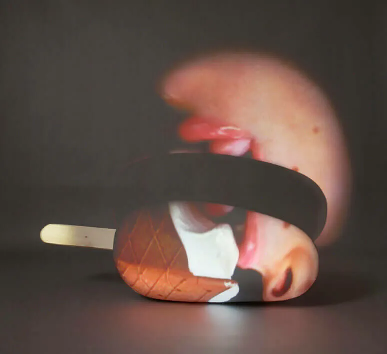 Tony Oursler, 121