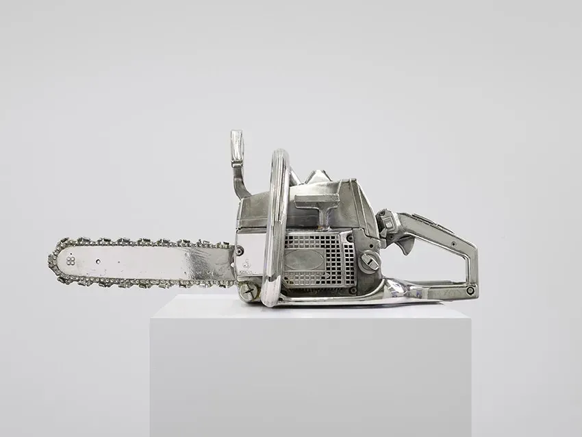 Monica Bonvicini, Chainsaw chromed