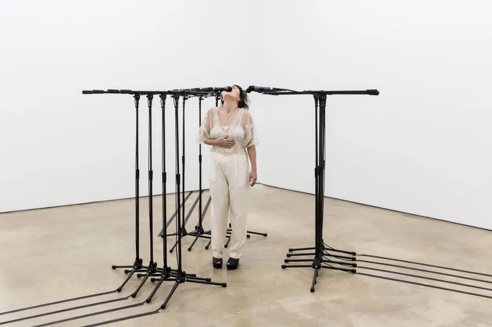 Naama Tsabar, Barricade #3