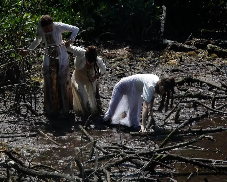Naomi Fisher, Mud