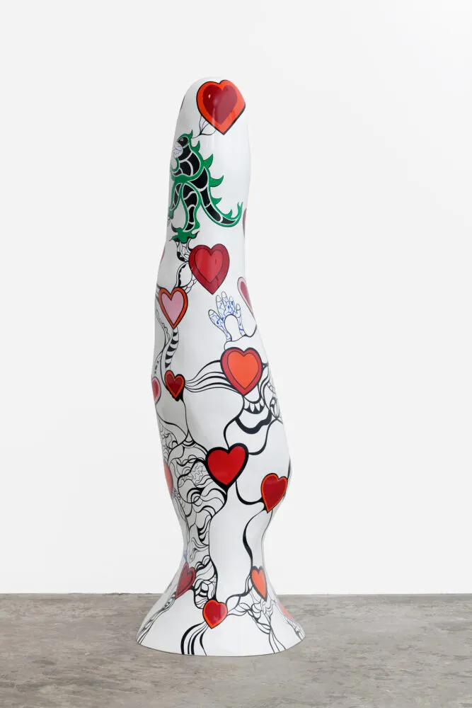 Niki De Saint Phalle, Obélisque aux coeurs rouges