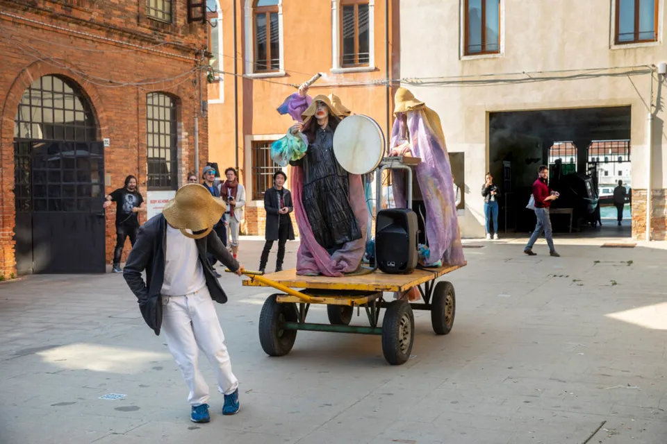 Kris Lemsalu, Birth V opening performance