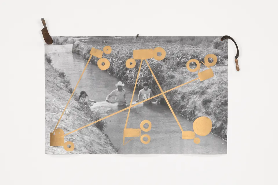Abraham Cruzvillegas, autoconclusion: ideologically iconsistent identity: jetties, gutters & urinals, b