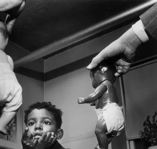 Gordon Parks, Doll Test, Harlem, New York