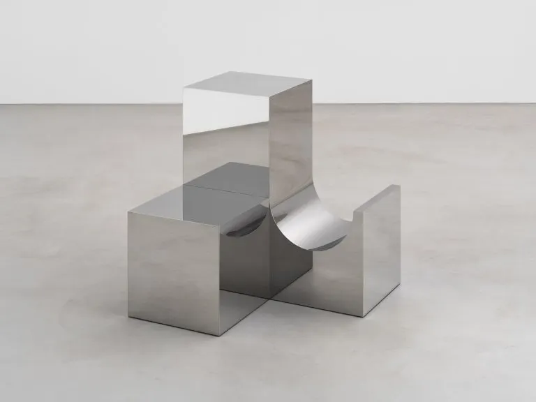 Frida Escobedo, Cube 01, Component A