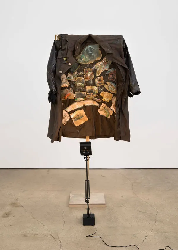 Ali Eyal, Where do the walls of the museum go when they are forgotten? And