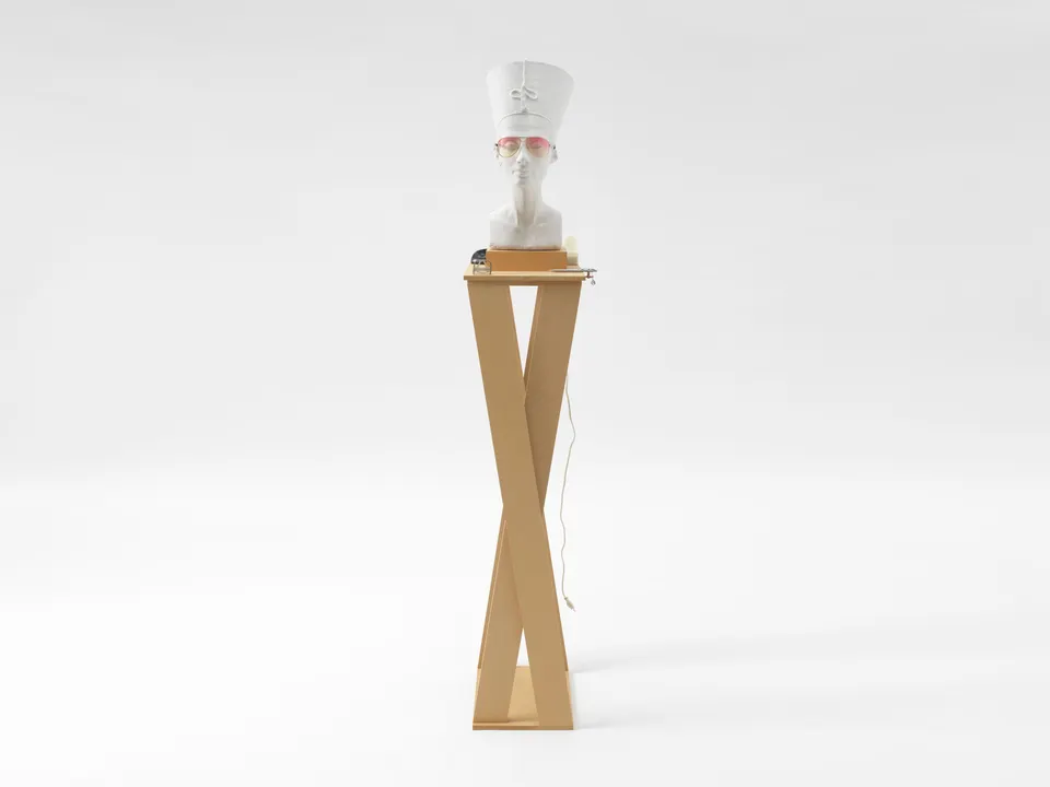 Isa Genzken, Nefertiti