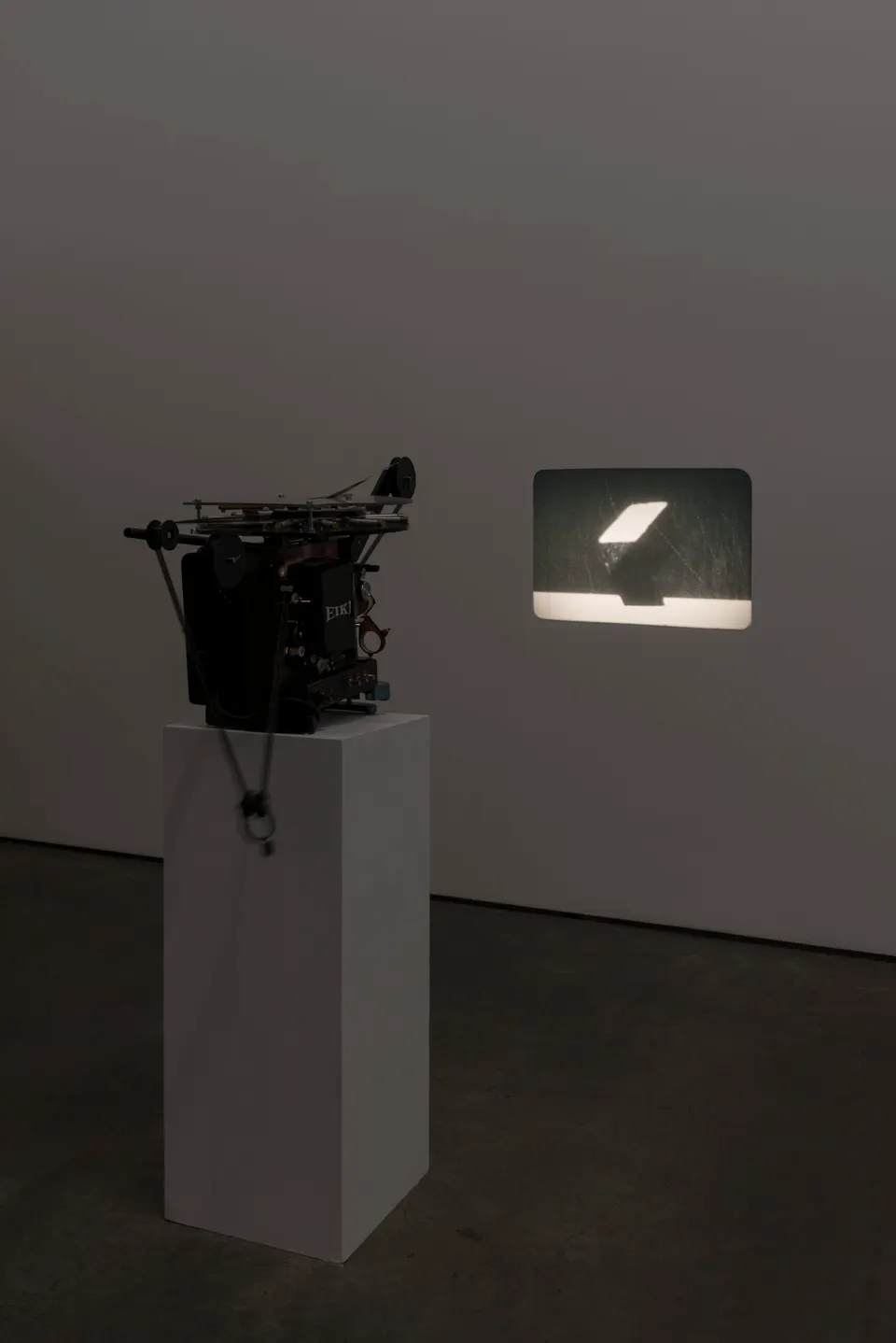 Erin Shirreff, Sculpture Park (Tony Smith, Amaryllis)