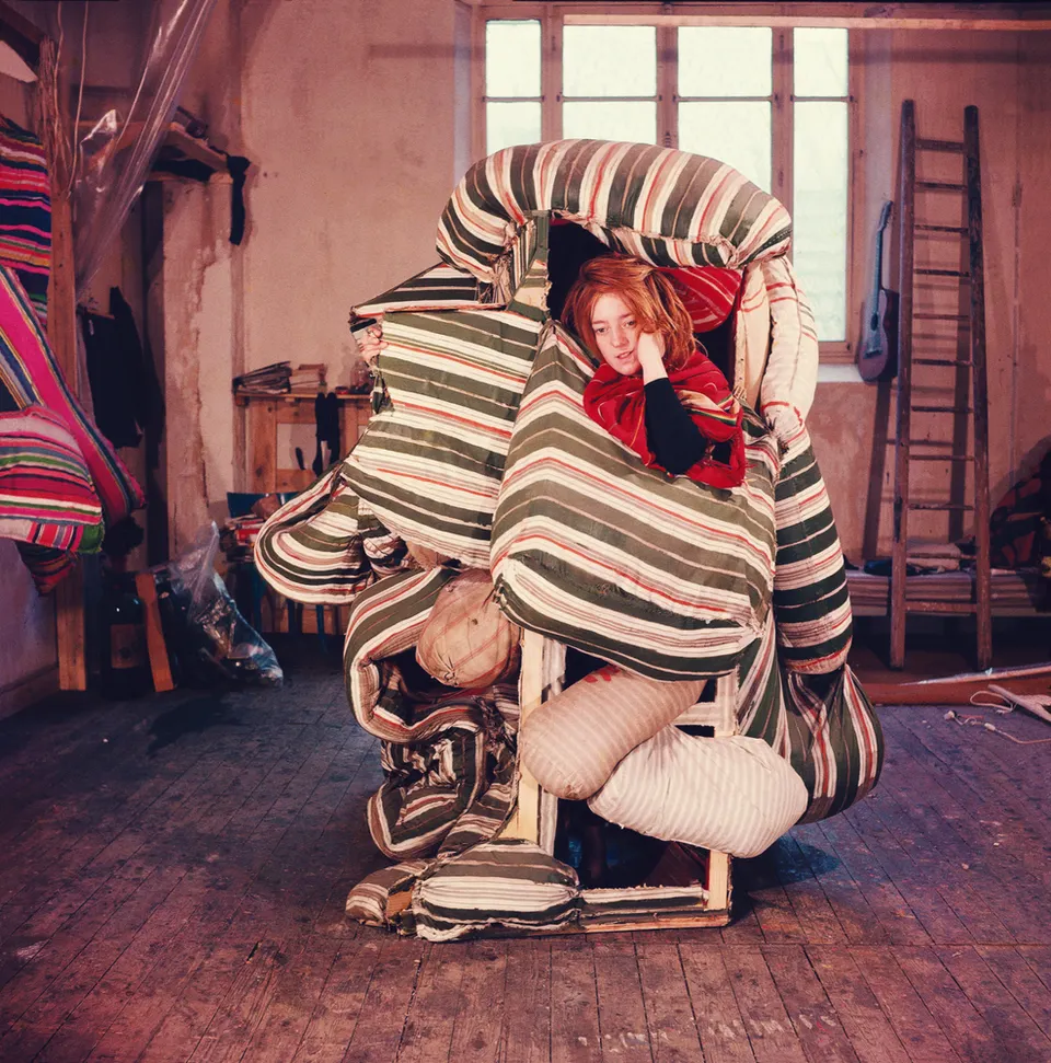 Marta Minujín, minujín in her studio on rue delambre in paris, with her first multicolored mattresses
