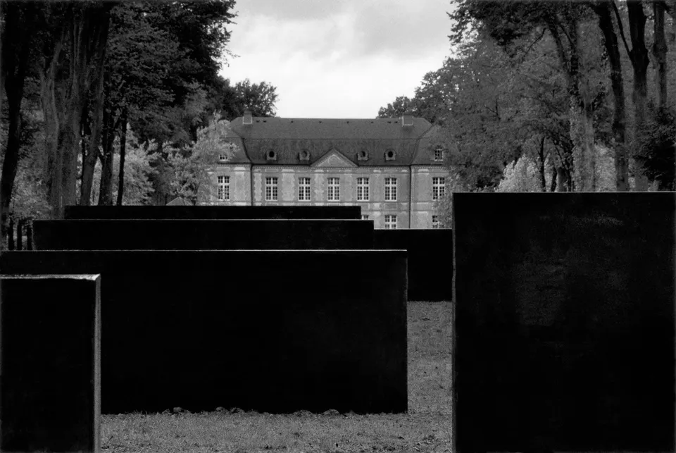 Richard Serra, Elevations for L'Allée de la Mormaire
