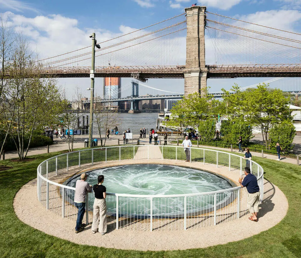 Anish Kapoor, Descension