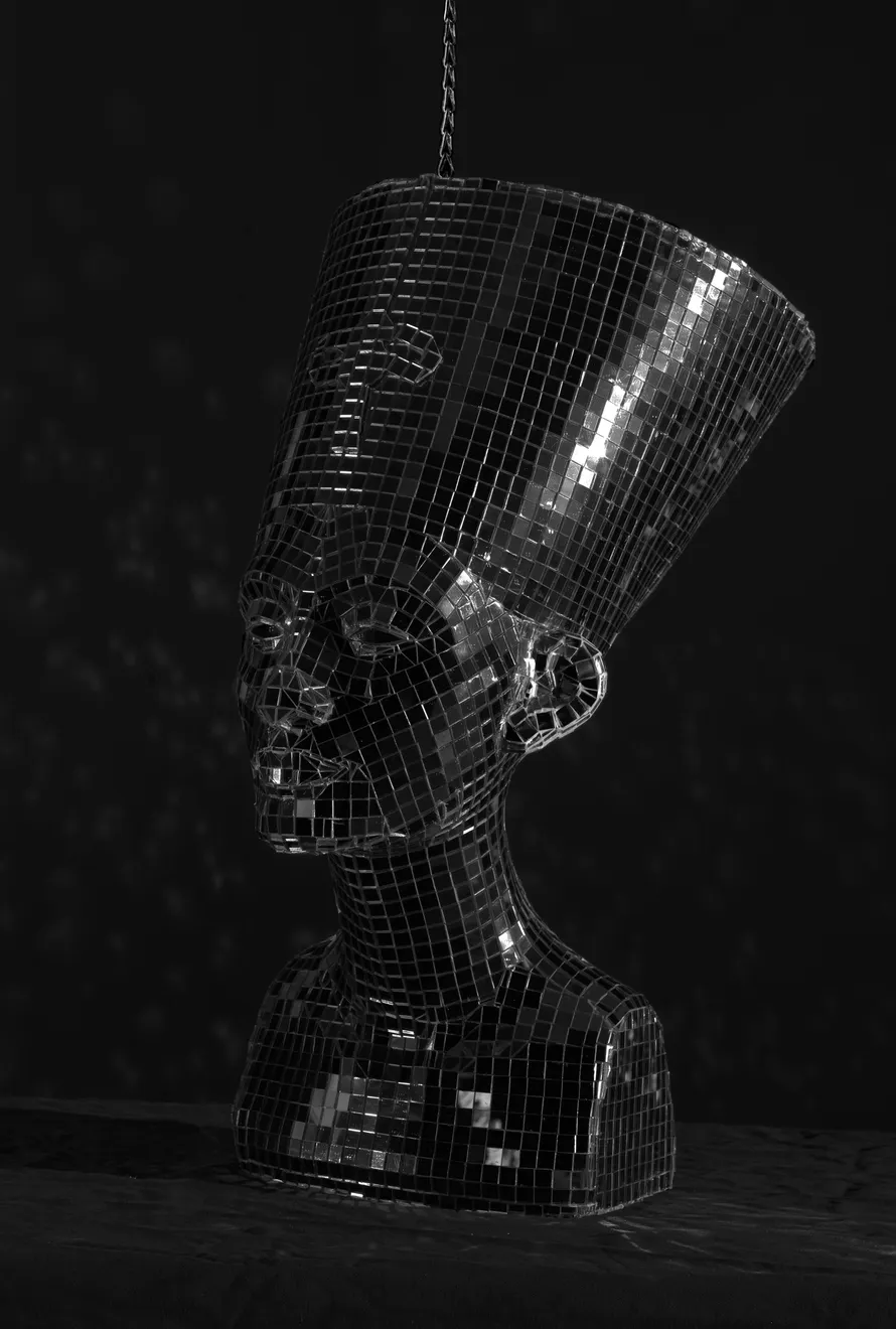 Awol Erizku, Nefertiti - Miles Davis (Black)