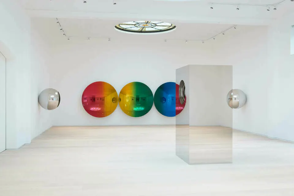 Anish Kapoor, Installation view
