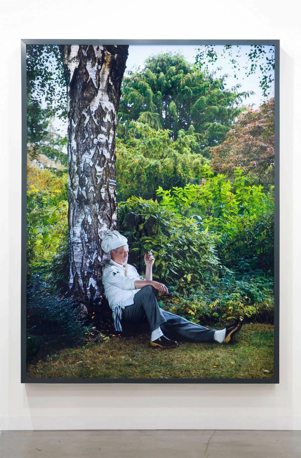 Rodney Graham, Betula Pendula ‘Fastigiata’ (Sous-Chef on Smoke-Break)