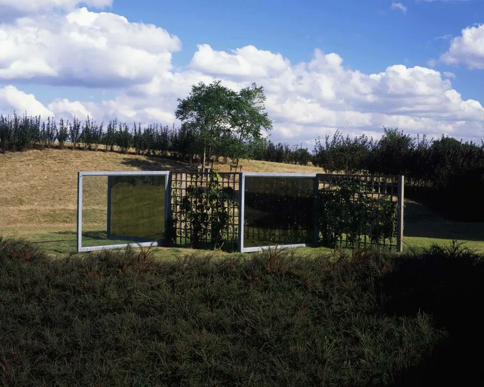 Dan Graham, Two Way Mirror and Hedge Labyrinth