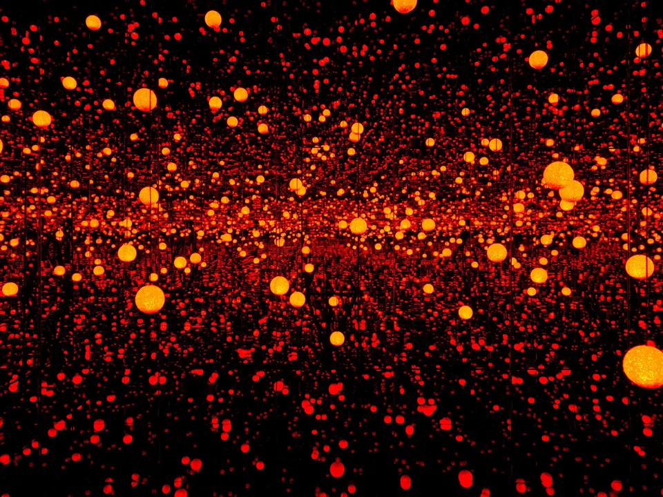 Yayoi Kusama, INFINITY MIRRORED ROOM - DANCING LIGHTS THAT FLEW UP TO THE UNIVERSE