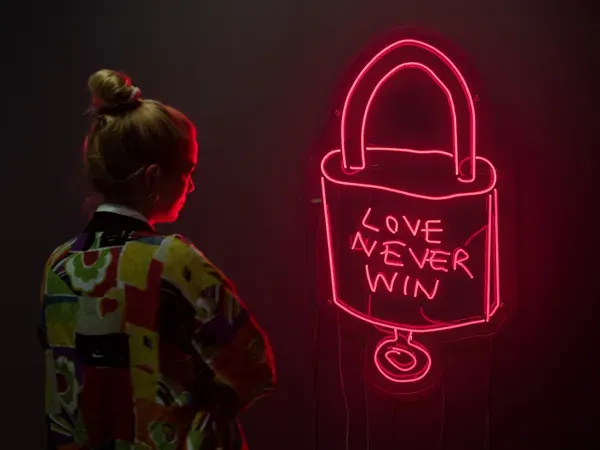 Monica Bonvicini, Love Never Win
