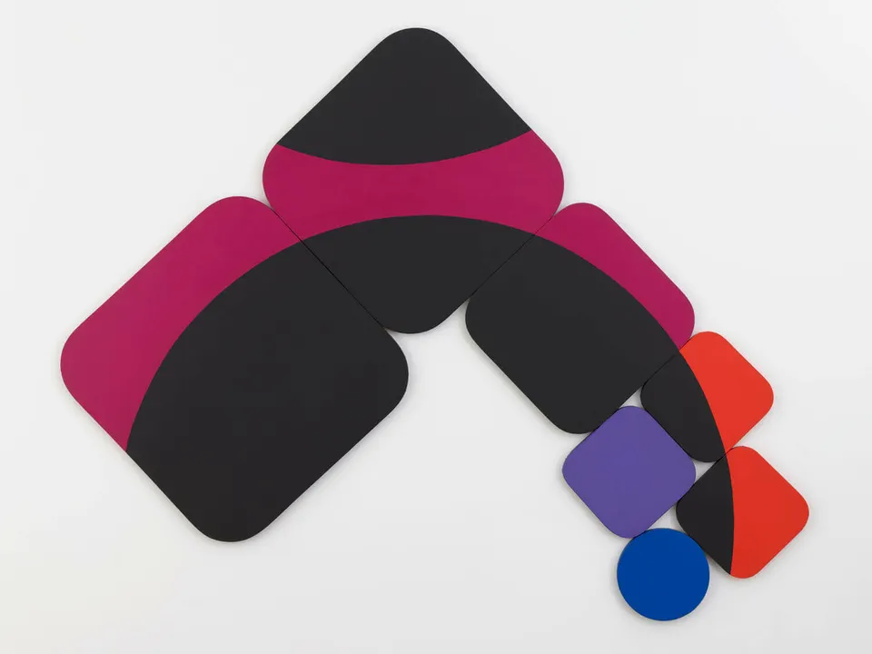 Leon Polk Smith, Blue Circle Accent