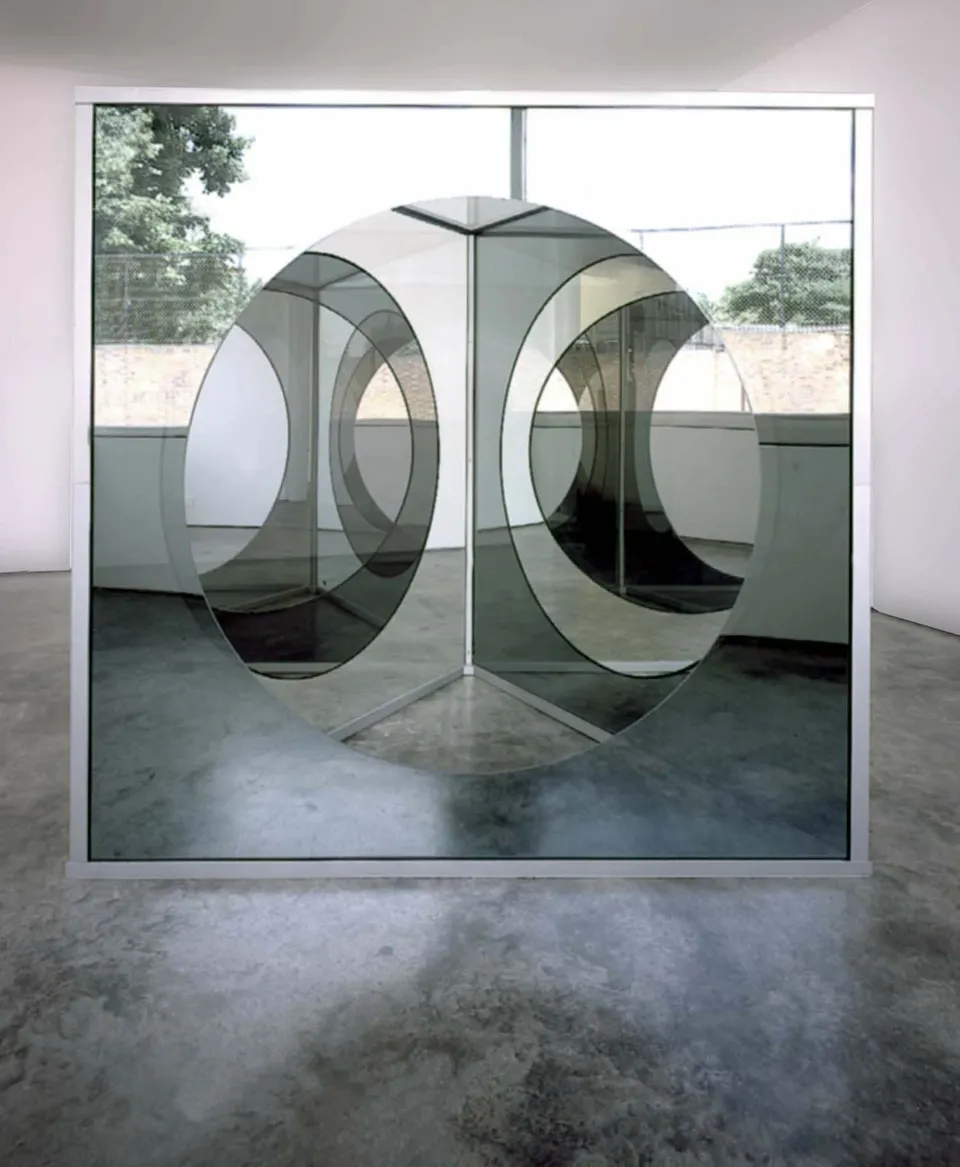 Dan Graham, Triangular Pavilion with Circular Cut-Out Variation C