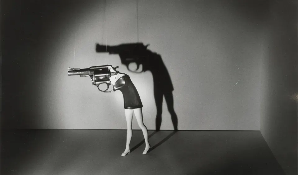 Laurie Simmons, Walking Gun