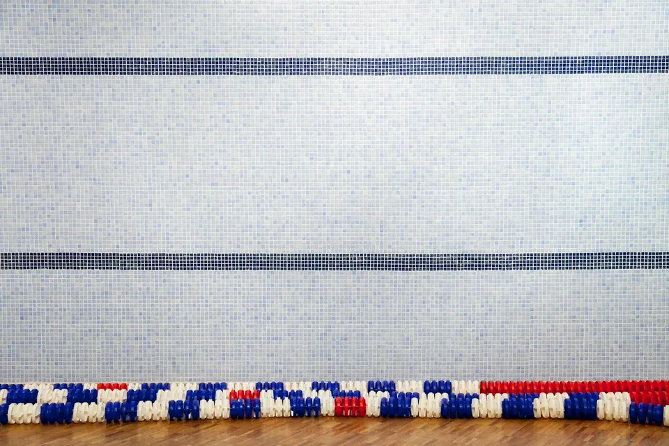 Sofía Táboas, alberca semi-olímpica para muro