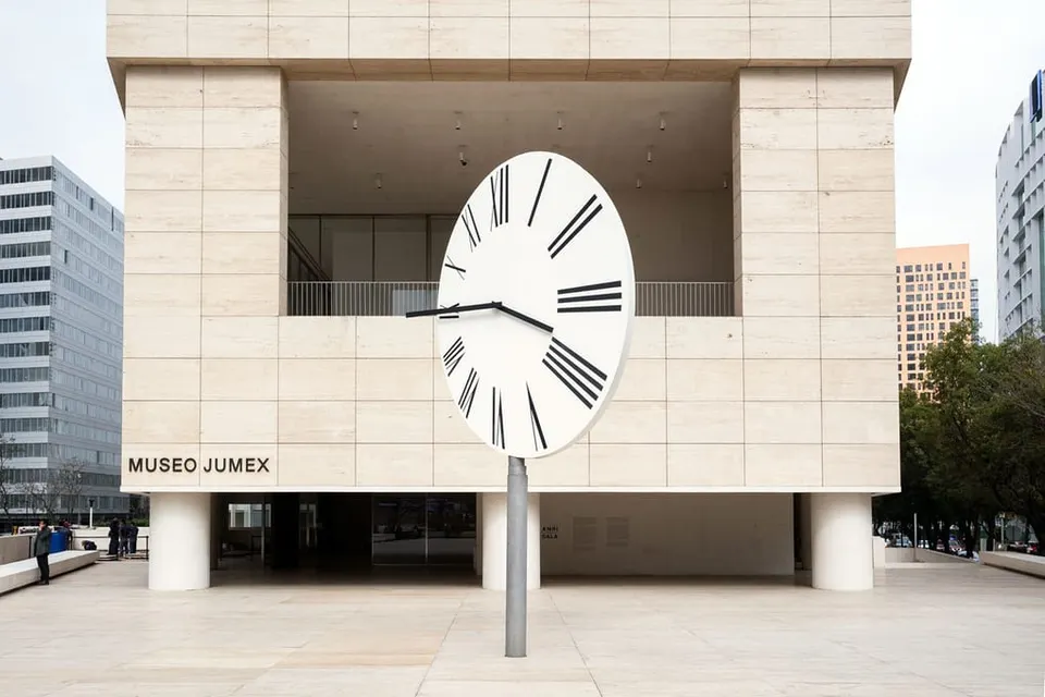 Anri Sala, clocked perspective