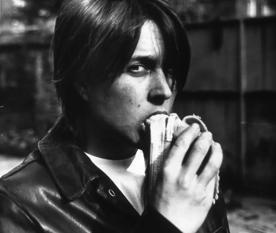 Sarah Lucas, Eating a Banana