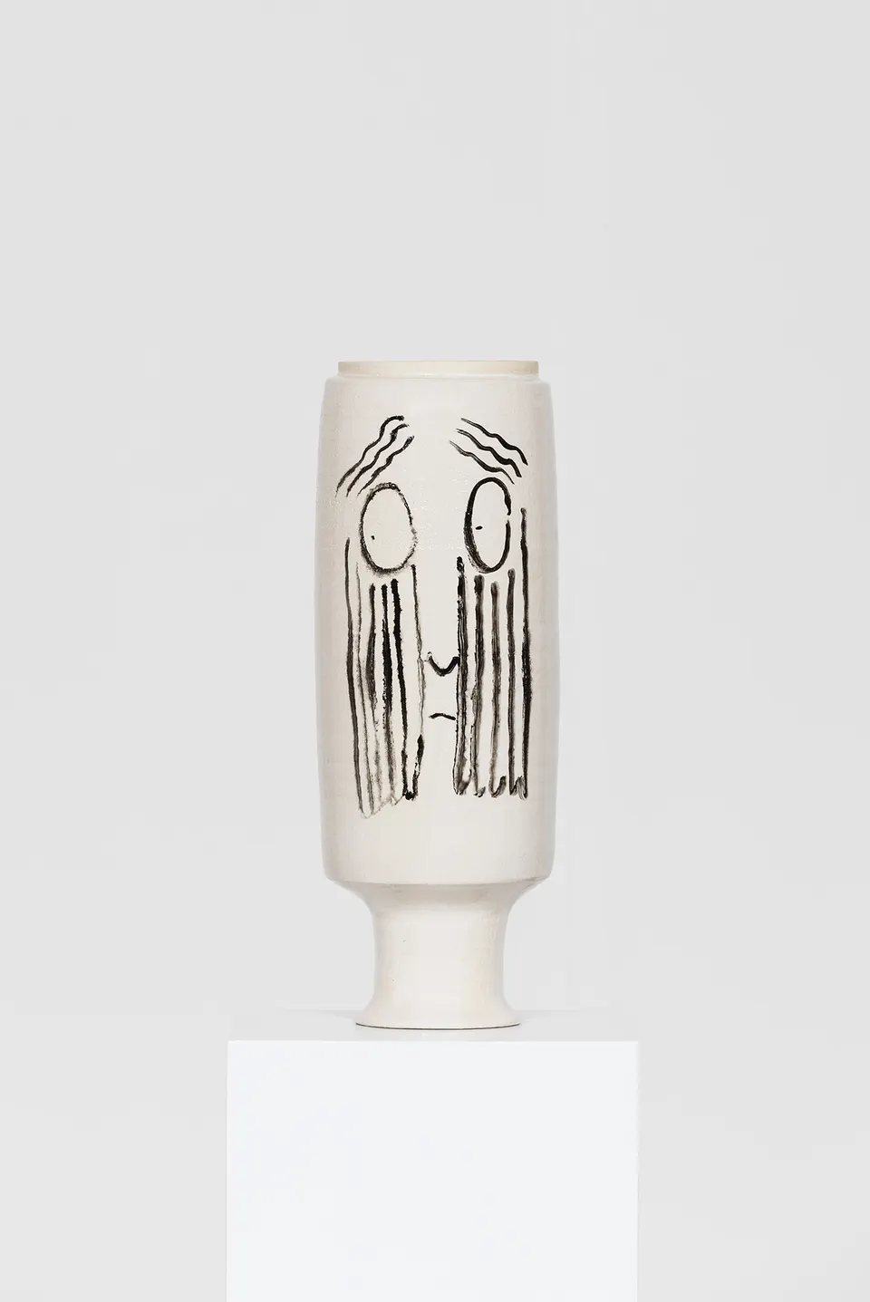 Judith Hopf, erschöpfte vase