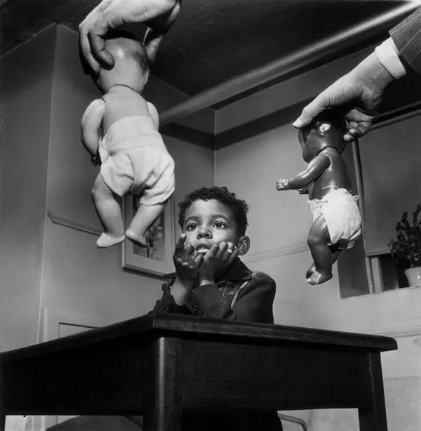 Gordon Parks, Doll Test, Harlem, New York