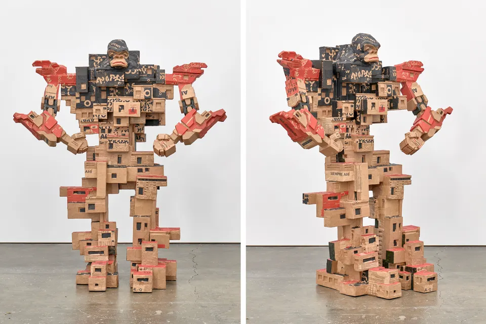 Damián Ortega, gorilla building
