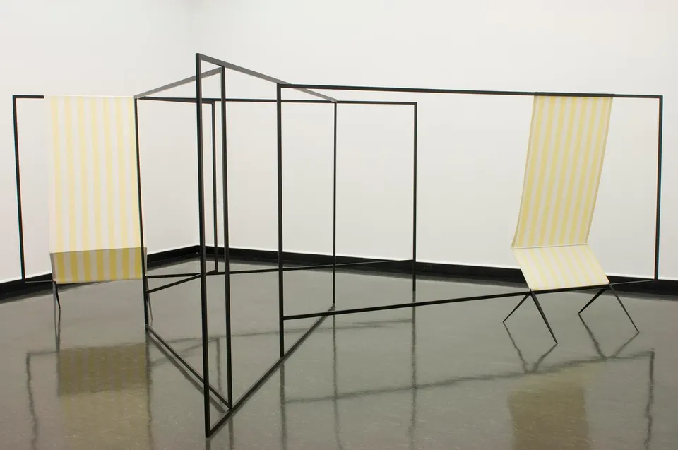 Nairy Baghramian, vierte wand / zwei protagonistinnen / (fourth wall / two famale progatonists)