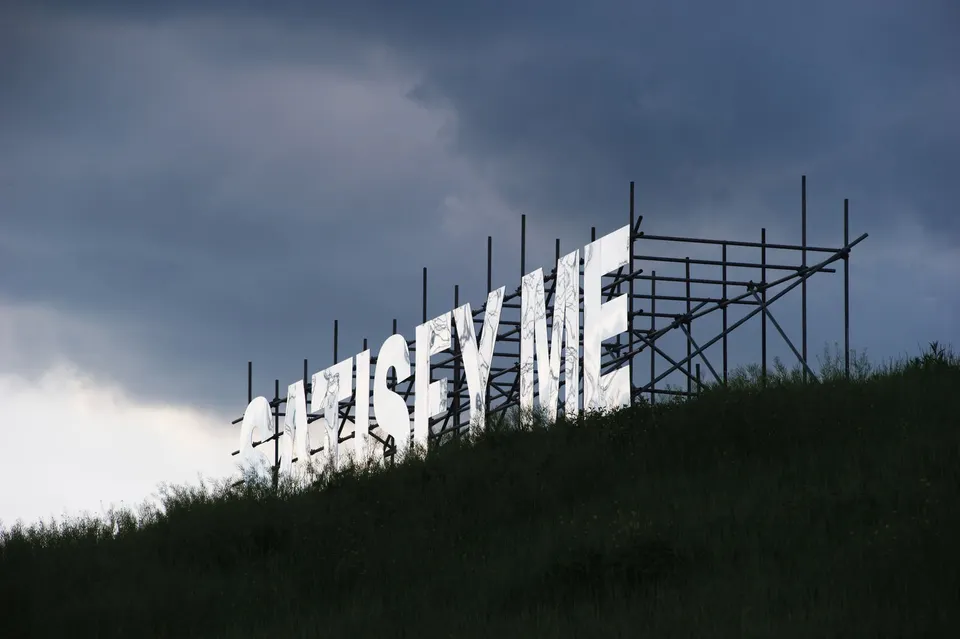 Monica Bonvicini, SATISFY ME (BIG)