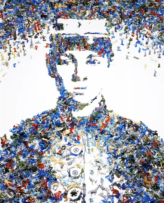 Vik Muniz, monads: toy soldier