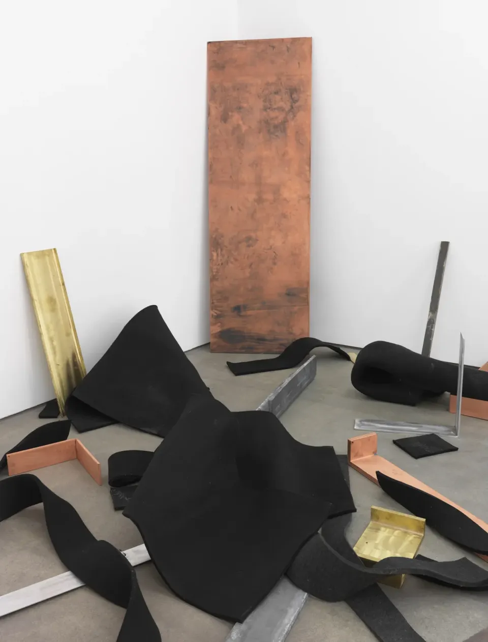 ROBERT MORRIS, Scatter Piece