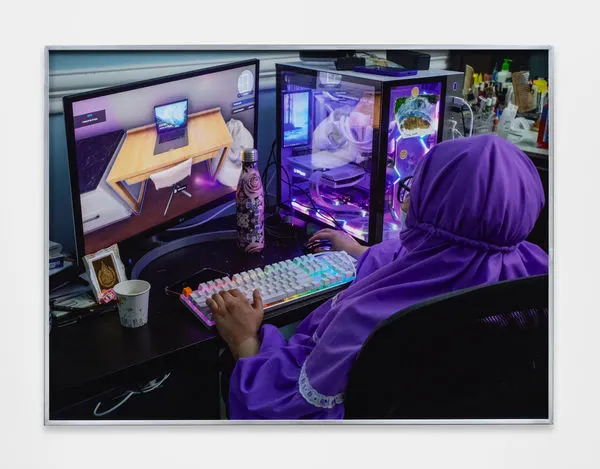 Farah Al Qasimi, Anood Playing House Flipper
