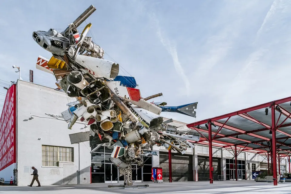 Nancy Rubins, Nancy Rubins Chas’ Stainless Steel, Mark Thomson’s Airplane Parts, about 1,000 lbs. of Stainless Steel Wire & Gagosian’s Beverly Hills Space at MOCA