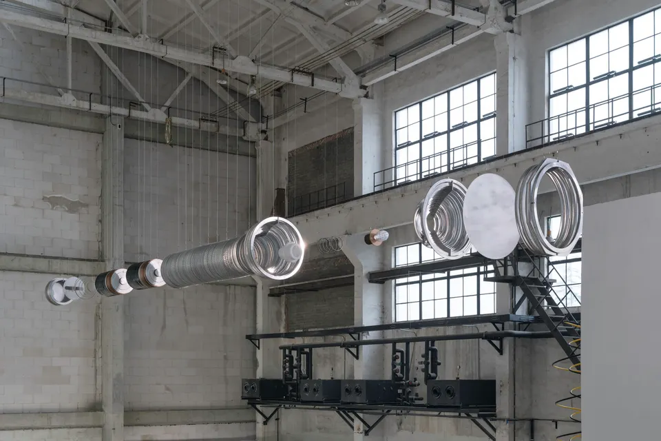 Damián Ortega, torch lamp