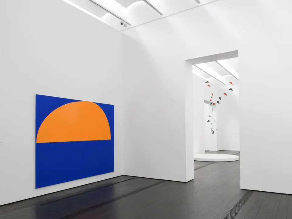 Suzan Frecon, orange and bluebird blue illumination