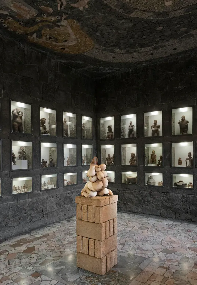 Sarah Lucas, lupe