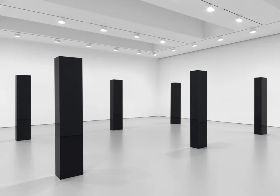 John McCracken, Six Columns