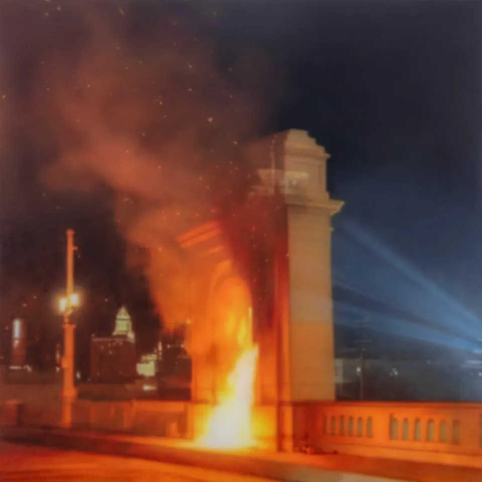 Sayre Gomez, „City On Fire“