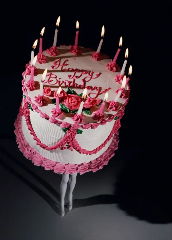 Laurie Simmons, Walking Cake (color)