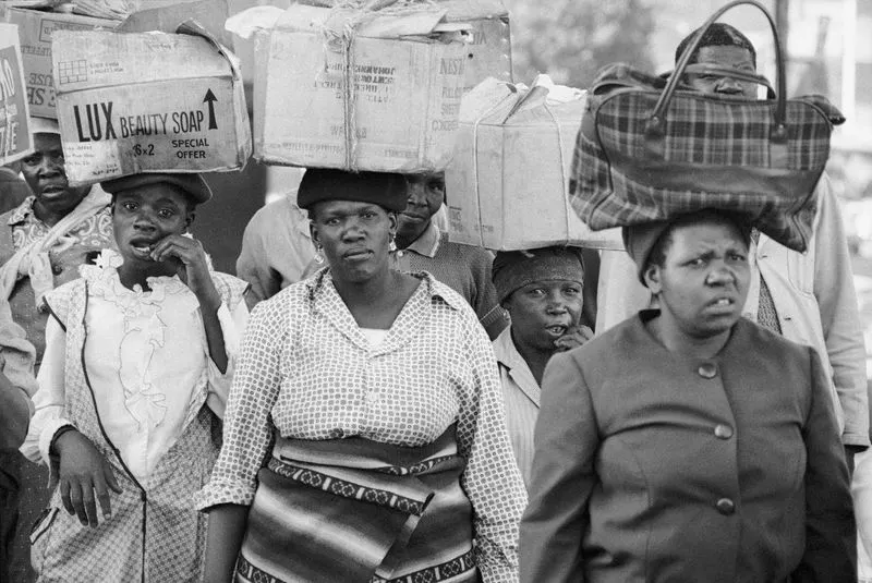 David Goldblatt, Women on Sauer Street,